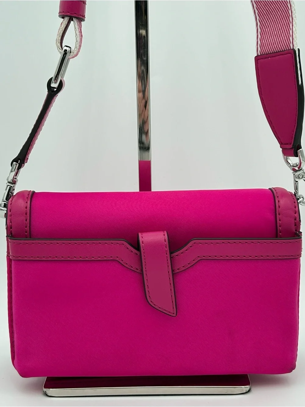 Michael Kors Pink Jet Set Smartphone Crossbody Purse